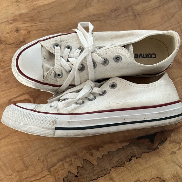 White Converse All Stars. Size 7 - Picture 3 of 3